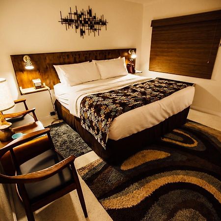 Roadrunner Lodge Motel Тикумкари Екстериор снимка