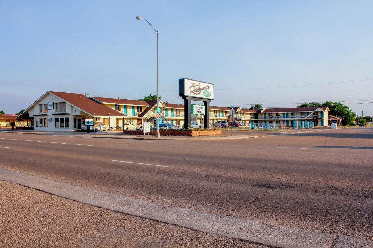 Roadrunner Lodge Motel Тикумкари Екстериор снимка