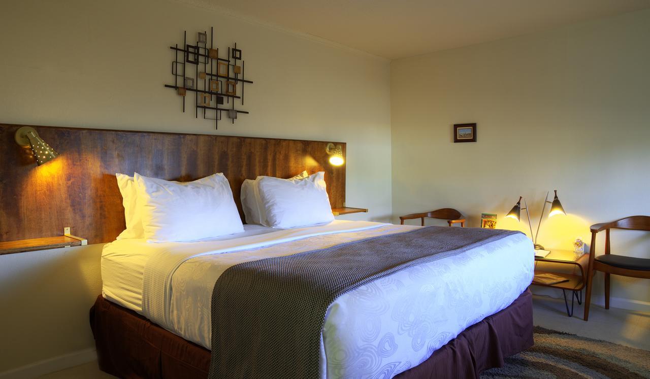 Roadrunner Lodge Motel Тикумкари Екстериор снимка