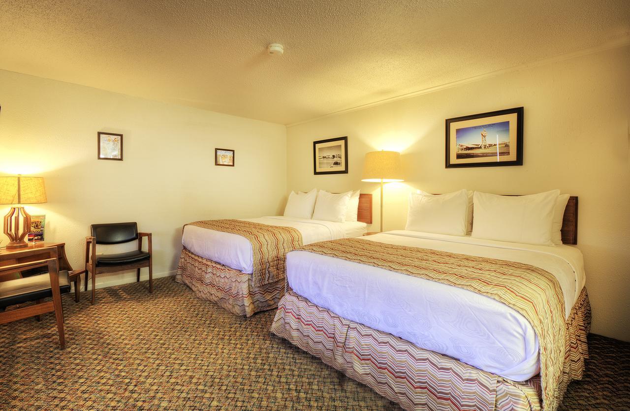 Roadrunner Lodge Motel Тикумкари Екстериор снимка