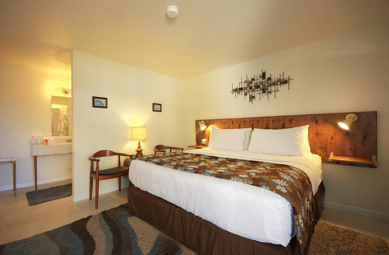 Roadrunner Lodge Motel Тикумкари Екстериор снимка