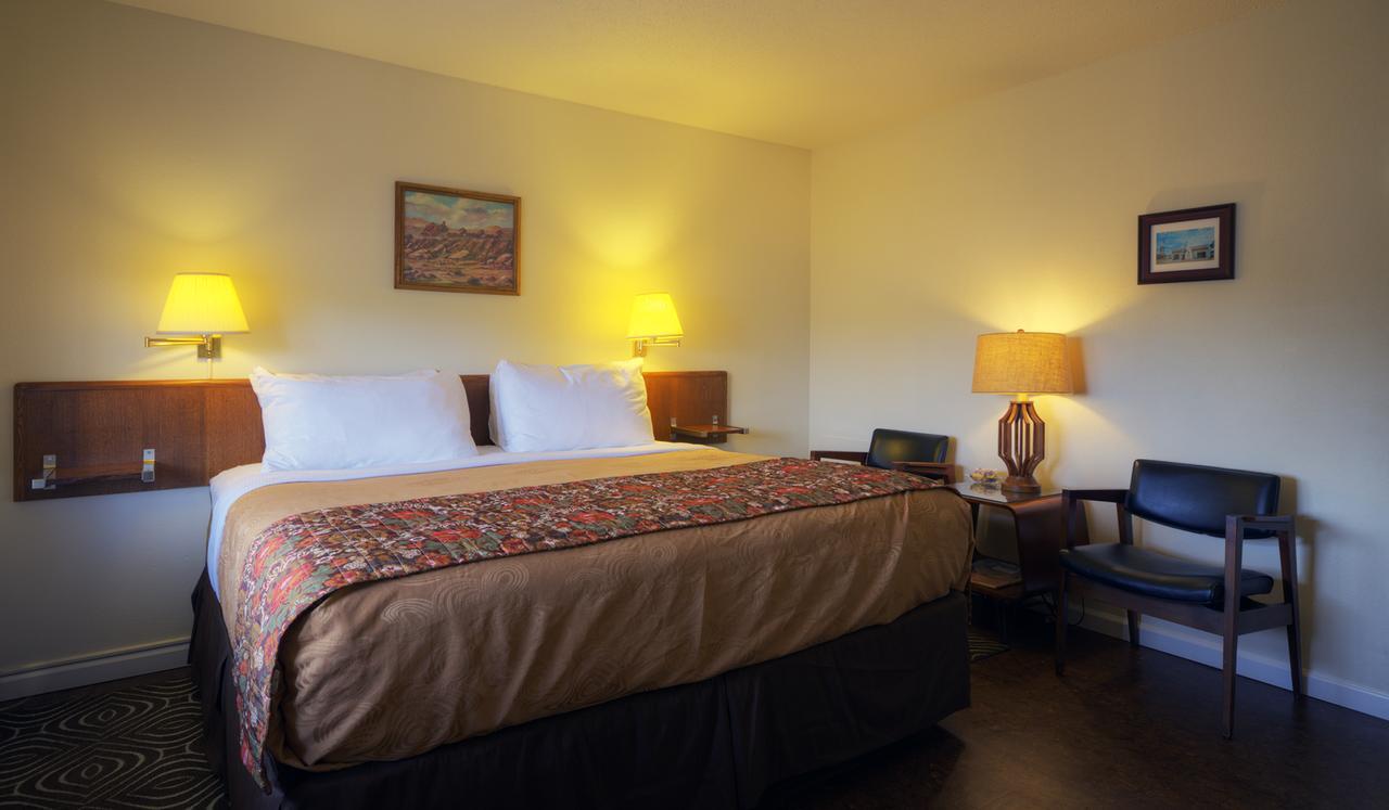 Roadrunner Lodge Motel Тикумкари Екстериор снимка