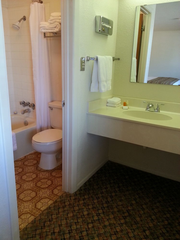 Roadrunner Lodge Motel Тикумкари Екстериор снимка