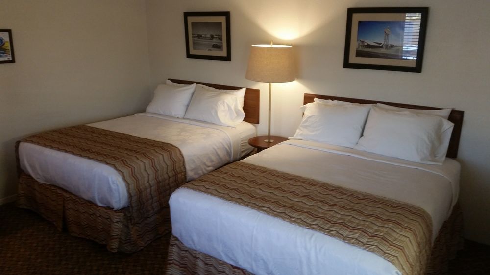 Roadrunner Lodge Motel Тикумкари Екстериор снимка