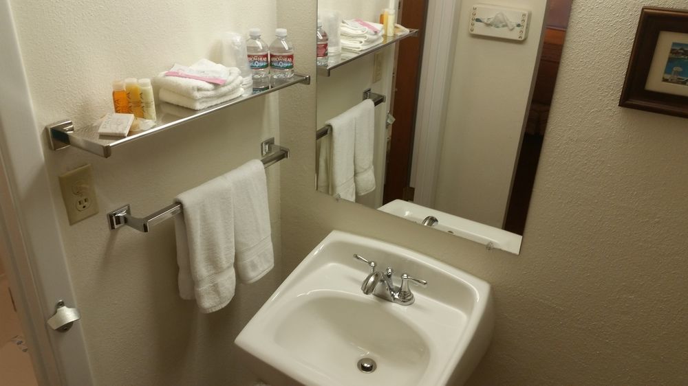Roadrunner Lodge Motel Тикумкари Екстериор снимка